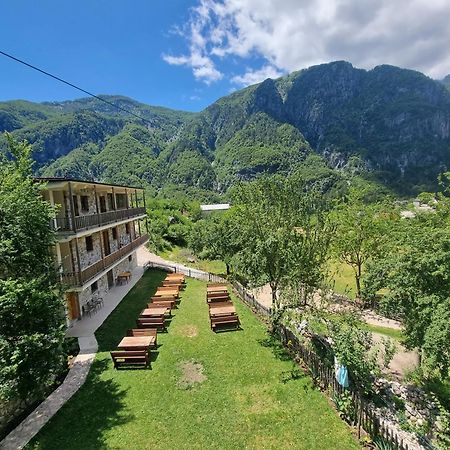 Hotel Bujtina Zici Theth Esterno foto