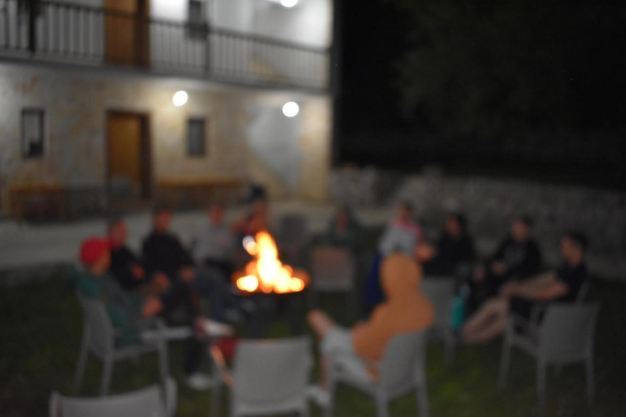 Hotel Bujtina Zici Theth Esterno foto