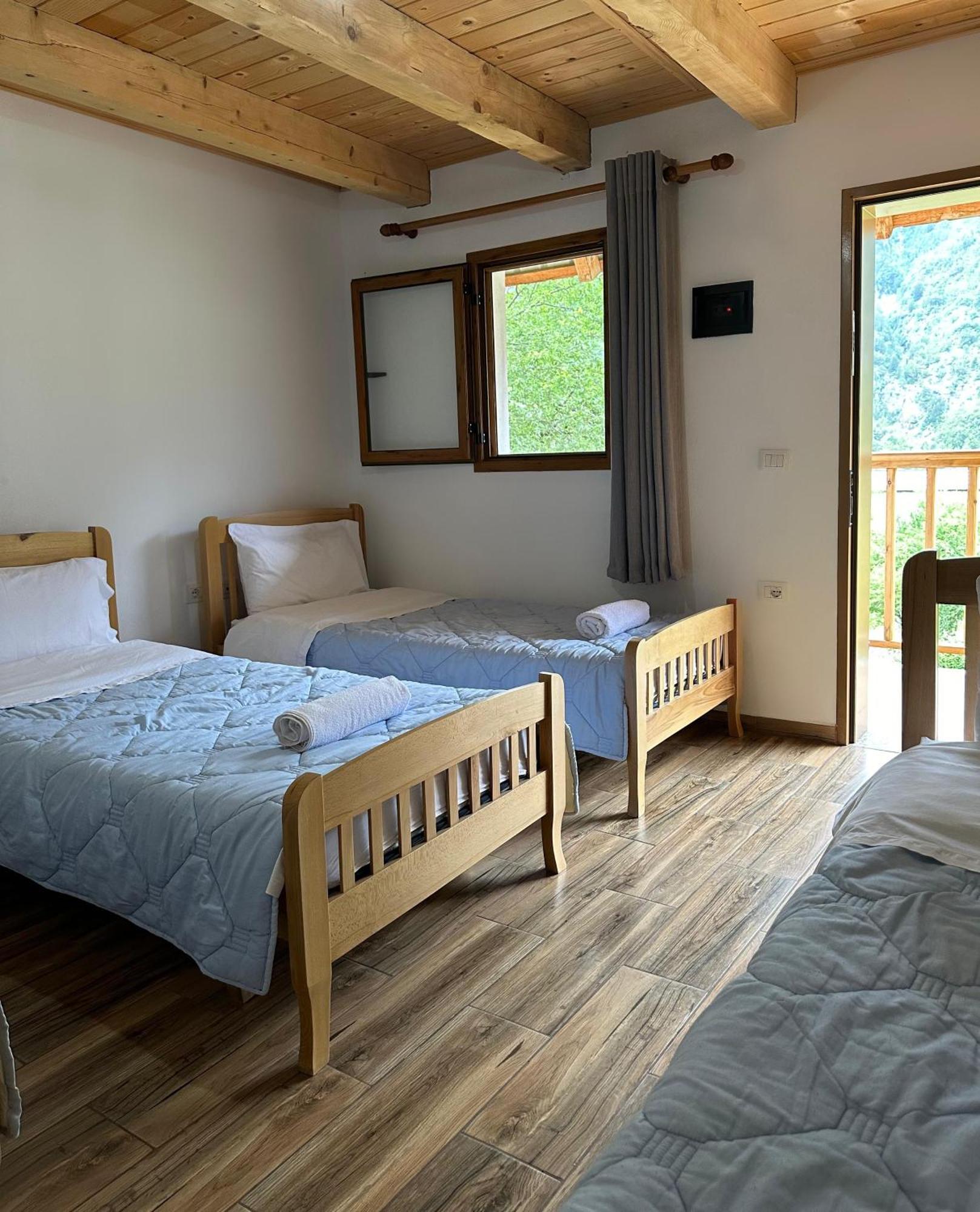 Hotel Bujtina Zici Theth Esterno foto