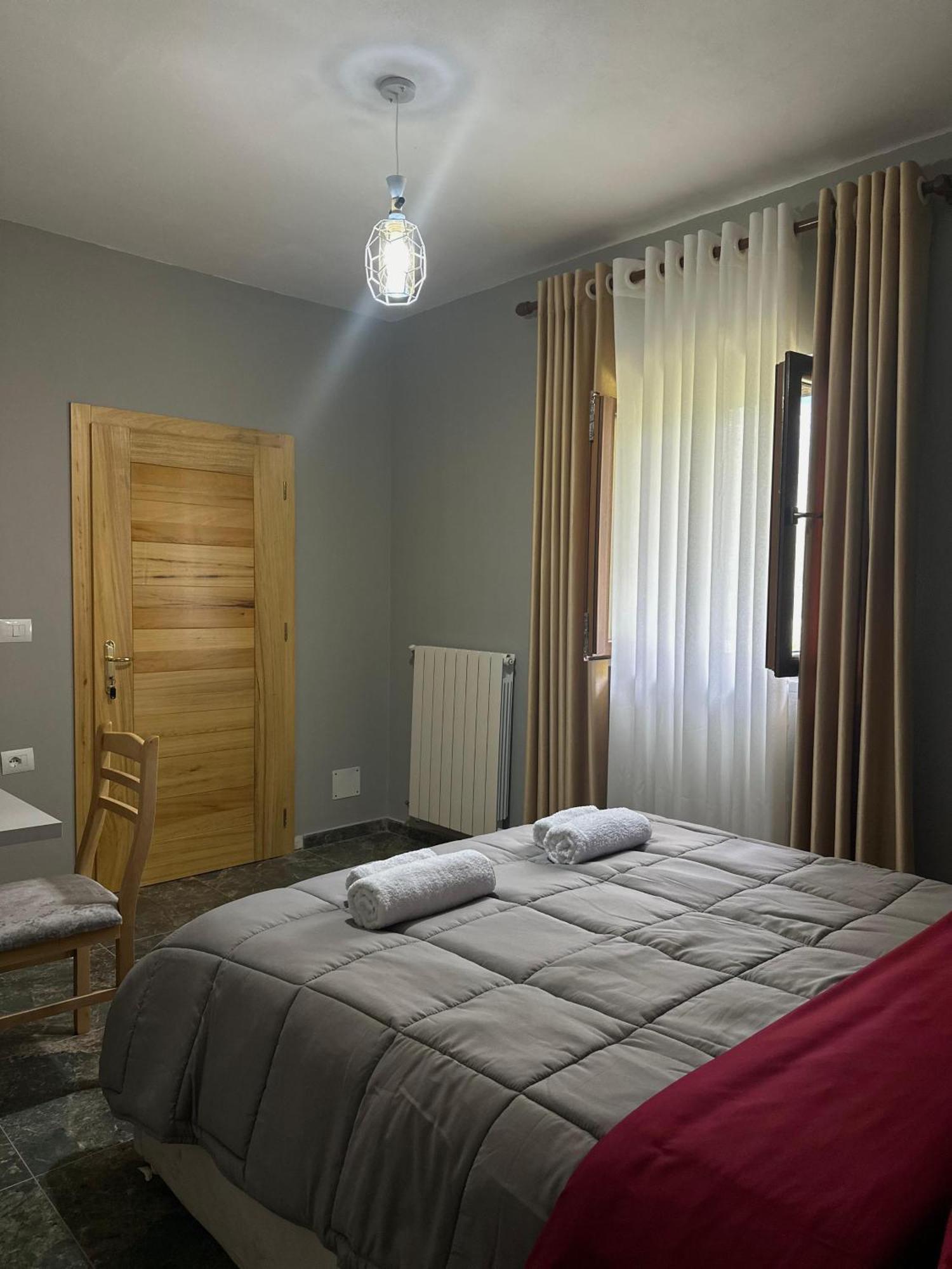 Hotel Bujtina Zici Theth Esterno foto