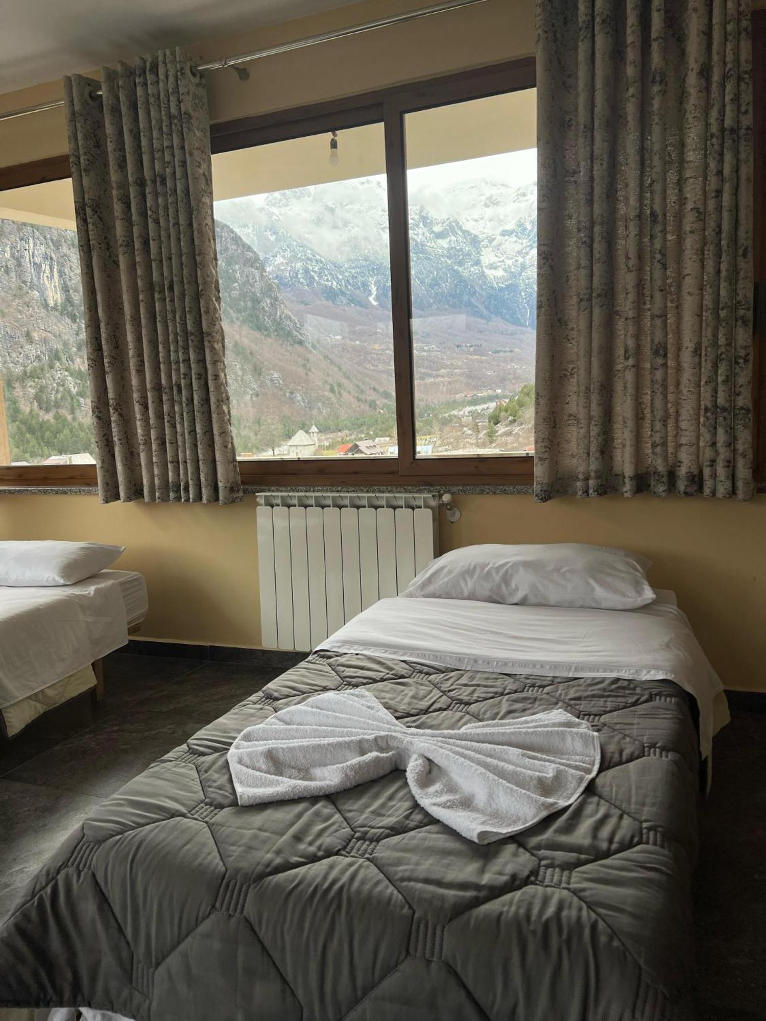 Hotel Bujtina Zici Theth Esterno foto