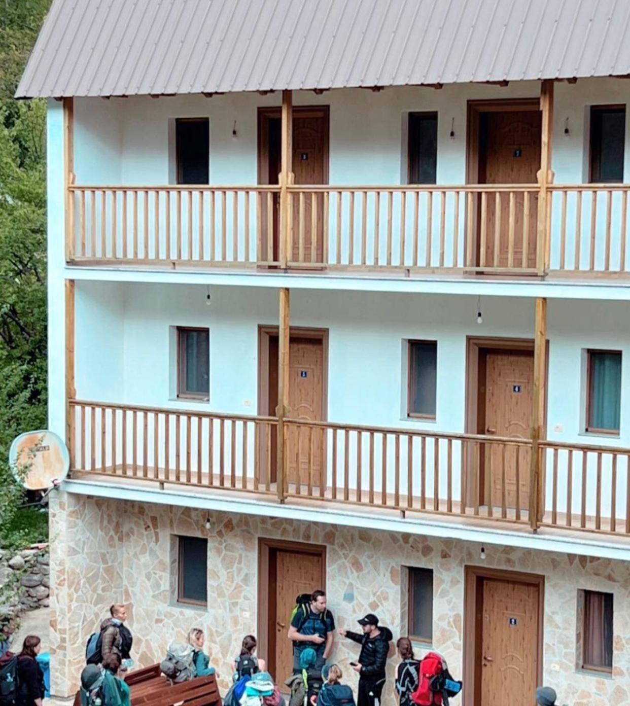 Hotel Bujtina Zici Theth Esterno foto