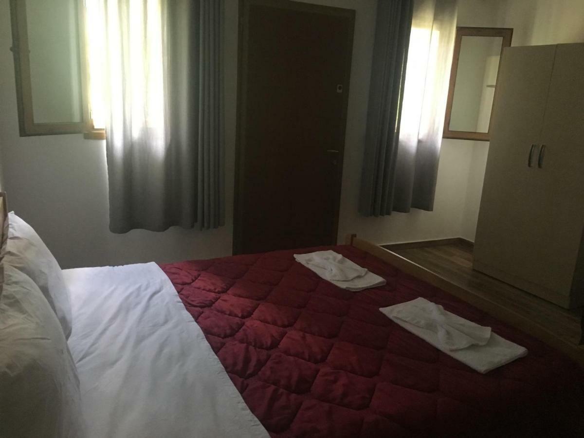Hotel Bujtina Zici Theth Esterno foto