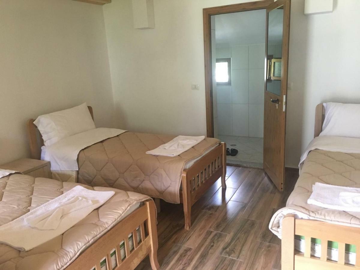 Hotel Bujtina Zici Theth Esterno foto