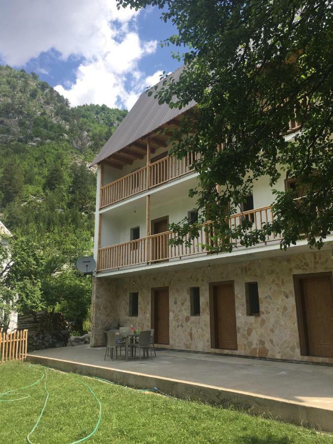 Hotel Bujtina Zici Theth Esterno foto