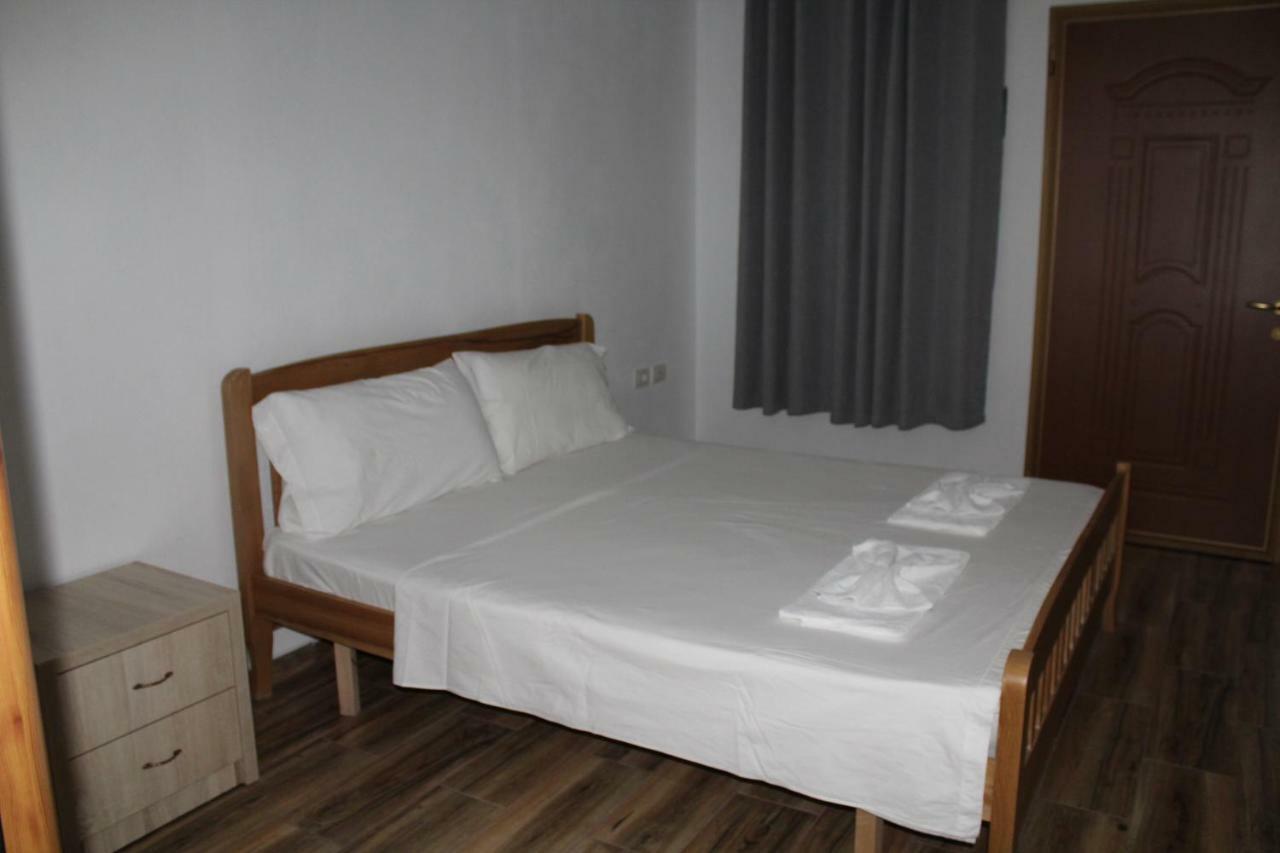 Hotel Bujtina Zici Theth Esterno foto
