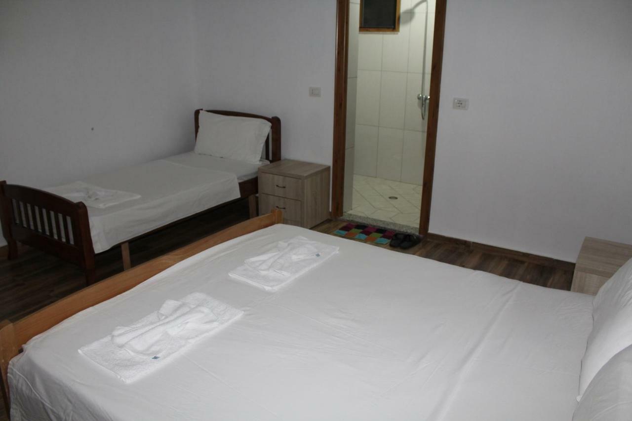 Hotel Bujtina Zici Theth Esterno foto
