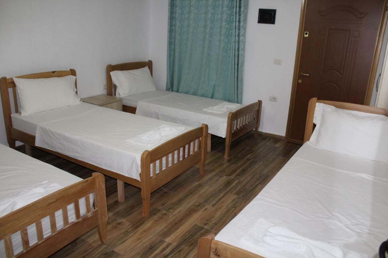 Hotel Bujtina Zici Theth Esterno foto